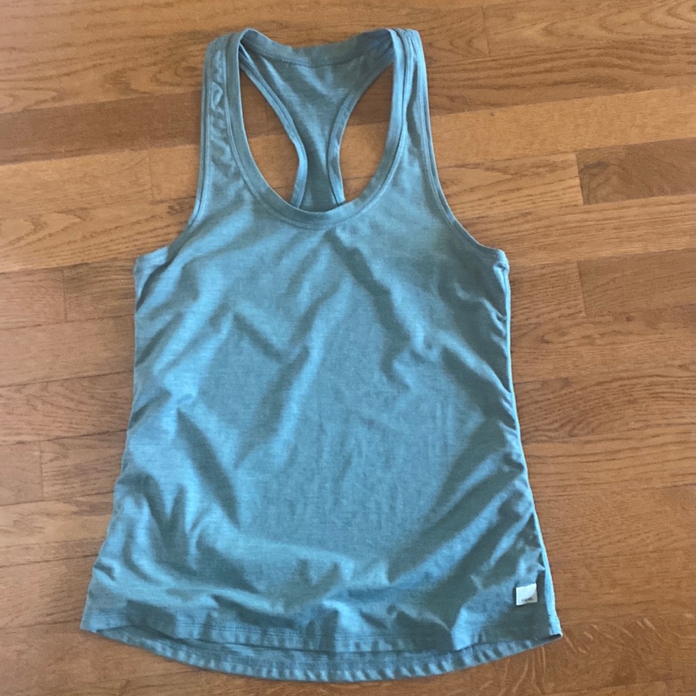 Vuori Lux Performance Tank